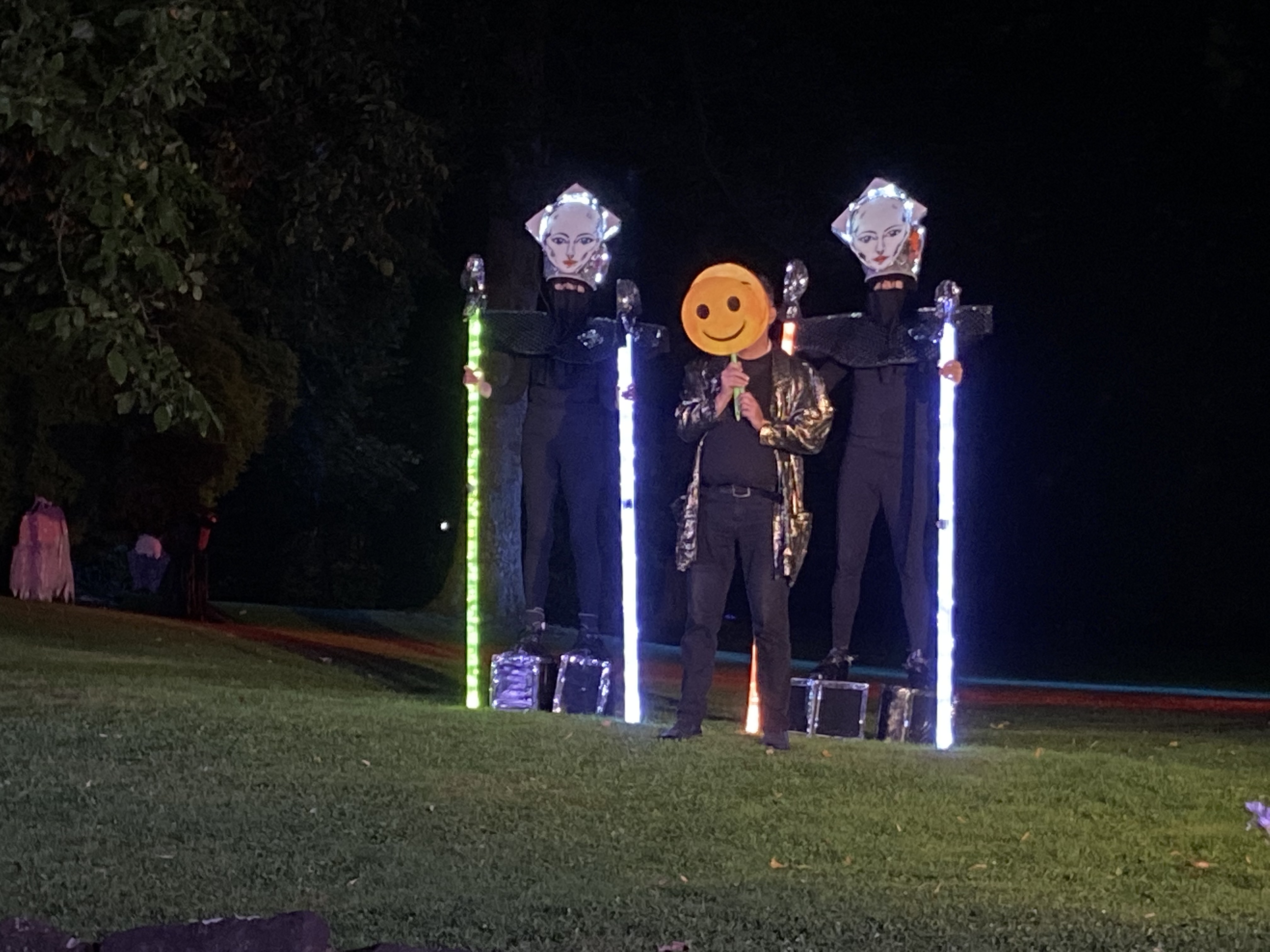 Theater Leuchtstäbe 3 Personen mit Masken