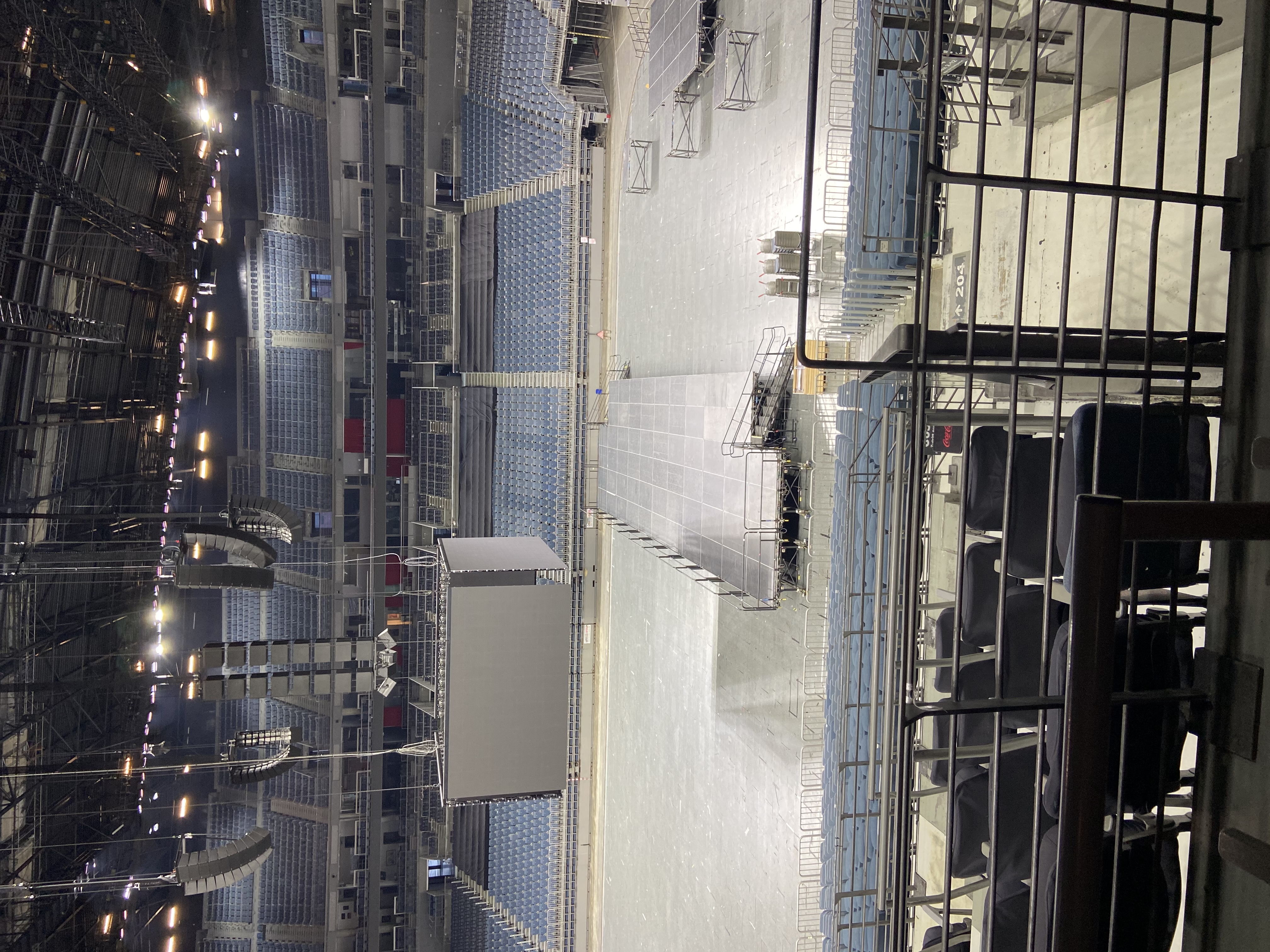 leere Halle Lanxess Arena Köln