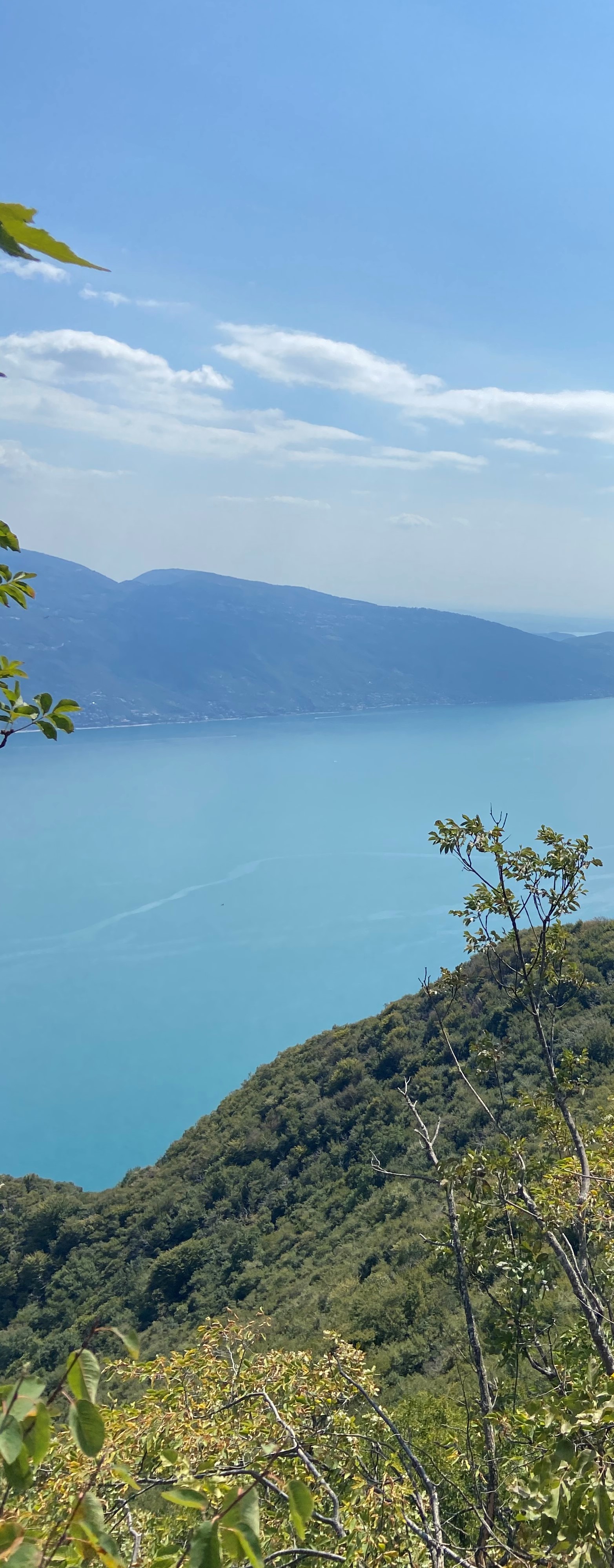 blauer Himmel Gardasee